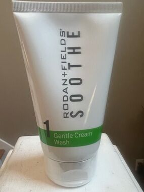 Rodan + Fields Soothe Gentle Face Cream Wash Cleanser 125 mL NIB